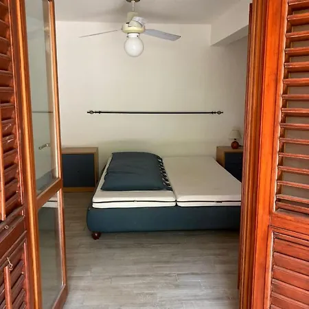 Zeus Mondello E Homestay szállás *